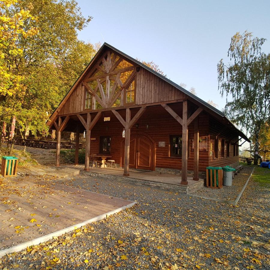 Pensiony A Ubytovani V Kempu Indiana Edrovice Extérieur photo