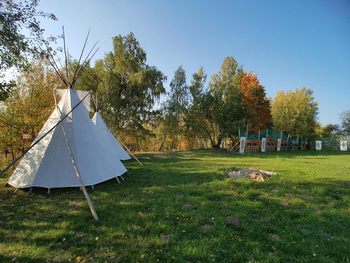 Pensiony A Ubytovani V Kempu Indiana Edrovice Extérieur photo