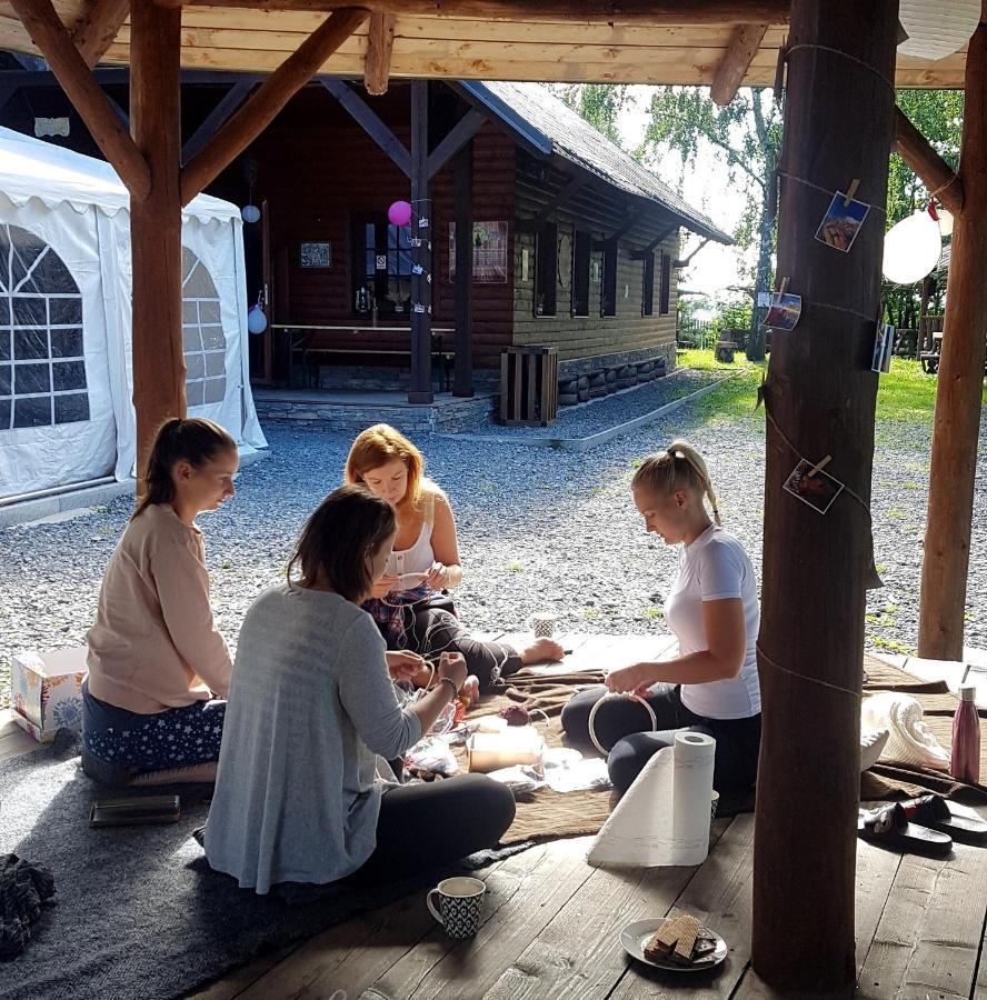 Pensiony A Ubytovani V Kempu Indiana Edrovice Extérieur photo