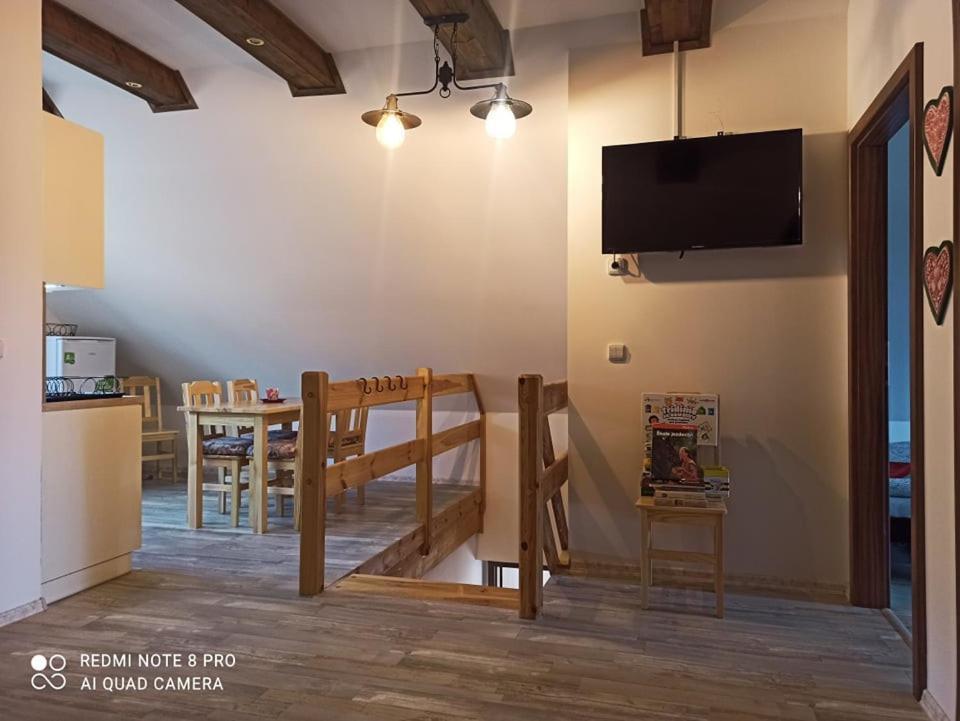 Pensiony A Ubytovani V Kempu Indiana Edrovice Extérieur photo